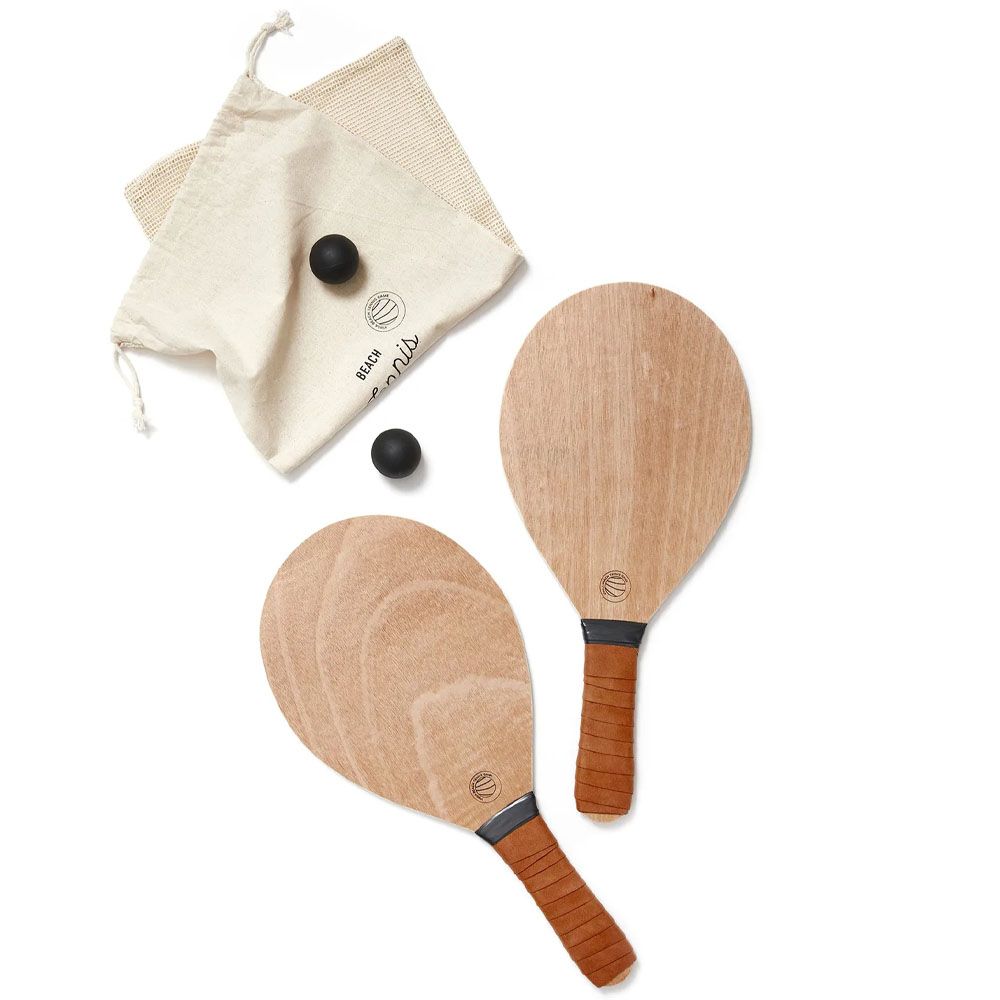 Gioco del tennis sulla spiaggia di Colos