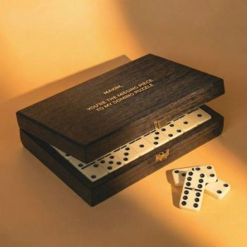 Personalisiertes Manopoulos Domino Set - Schwarzes Holz - Valentinstag Edition