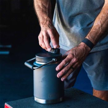 YETI Rambler Kanne (1,9 L) - Schwarz