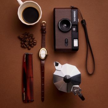 35mm Co The Reloader Wiederverwendbare Filmkamera – Espresso