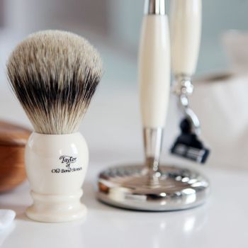 Taylor Of Old Bond Street Fusion Pure Dachsrasierer Set - Elfenbein