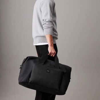 Calvin Klein Gummierte Wochenendtasche - Schwarz
