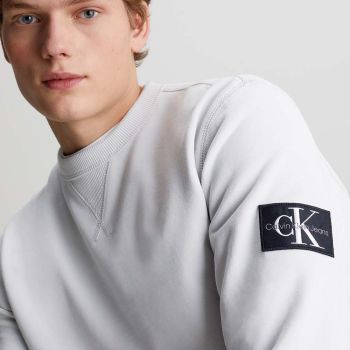Calvin Klein Sweatshirt mit Logo-Badge - Hellgrau