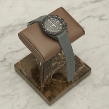 Single Watch Stand Classic - Brown Saffiano