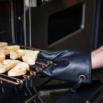 Dutchdeluxes leather oven glove - black